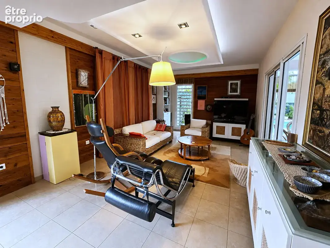 Maison d'architecte de 235 m² sur 977 m² de terrain - Rivière du mat les bas - photo 10