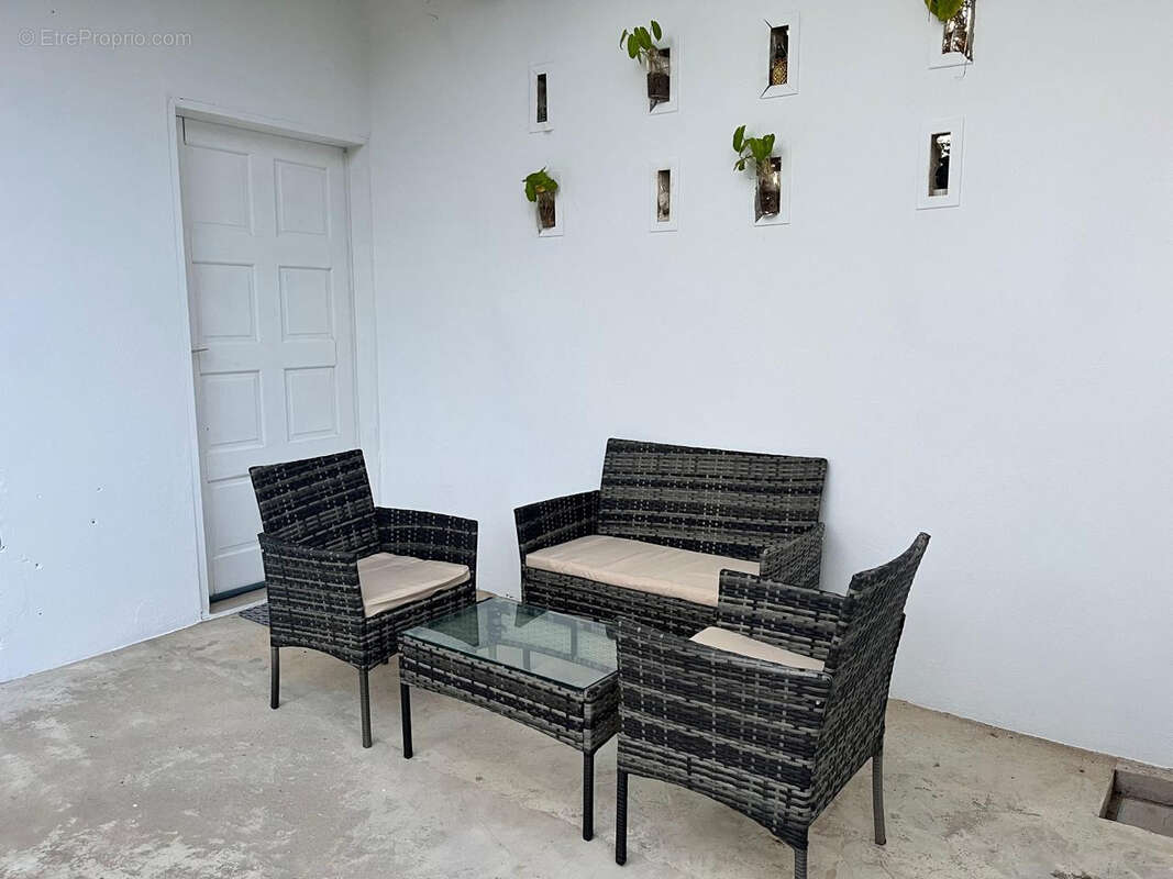 Villa T3 avec Studio T1 attenant et piscine Superficie 115 m2 secteur Soula - photo 13