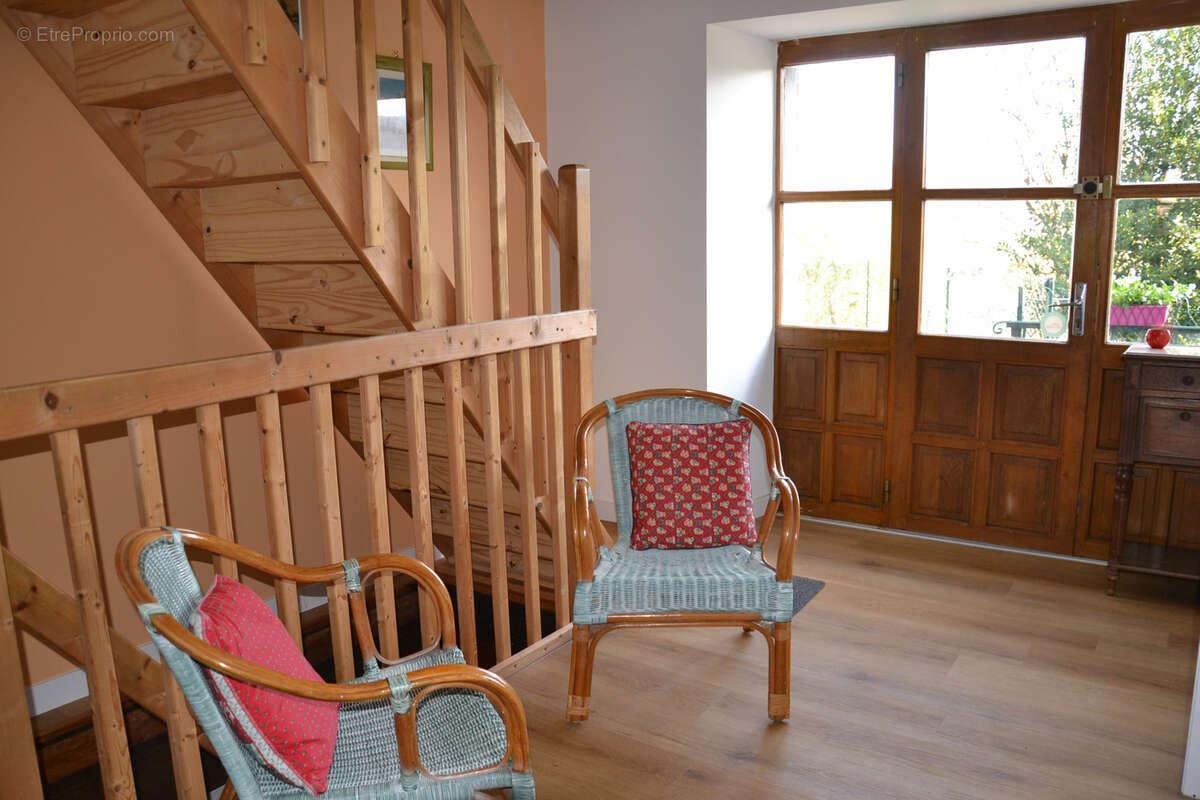 Maison à SAINT-SAUVES-D'AUVERGNE