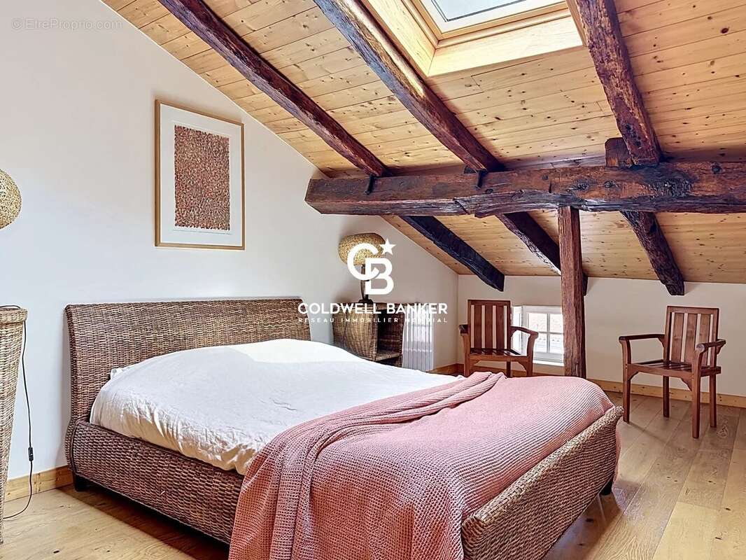 Appartement d'exception - proche du marché Rochelais - photo 8