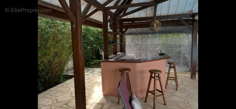 Maison à REMIRE-MONTJOLY