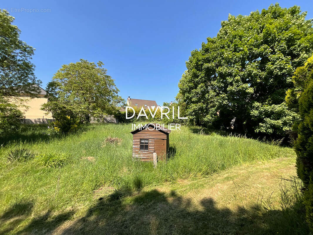 Terrain à MAURECOURT