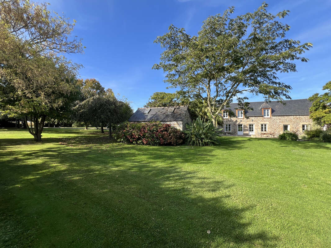 Maison à PLESSIX-BALISSON