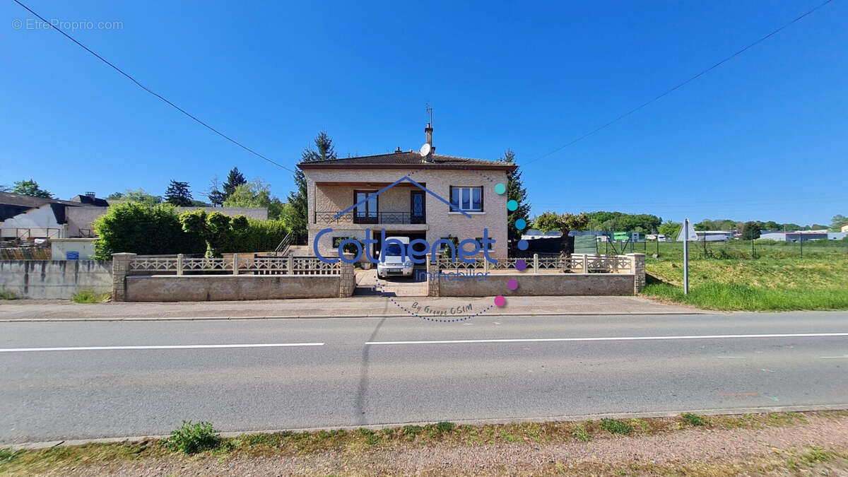 Maison à SAINT-DENIS-DE-CABANNE