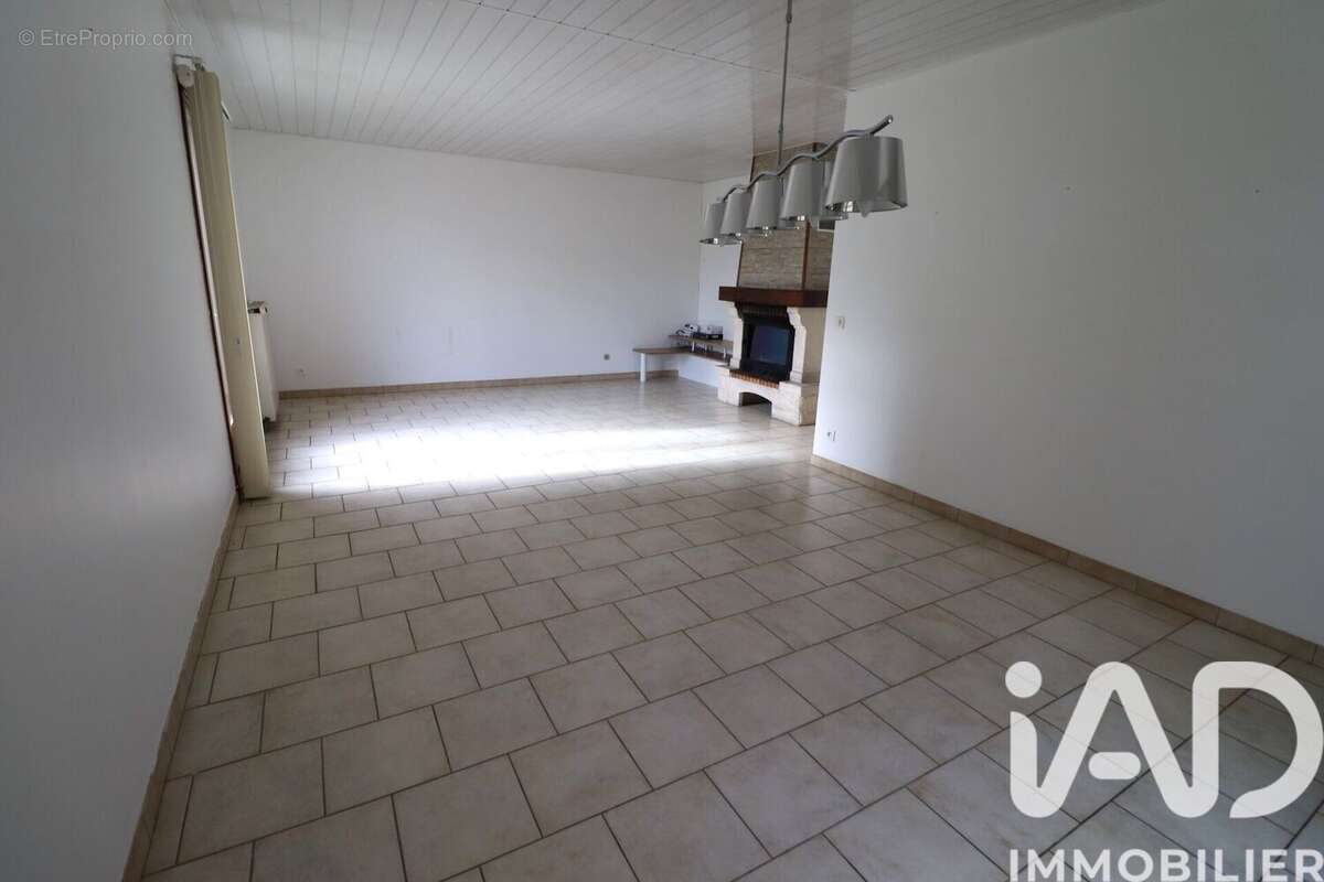 Maison 111 m² à Saint-Martin-D'ary  - photo 8