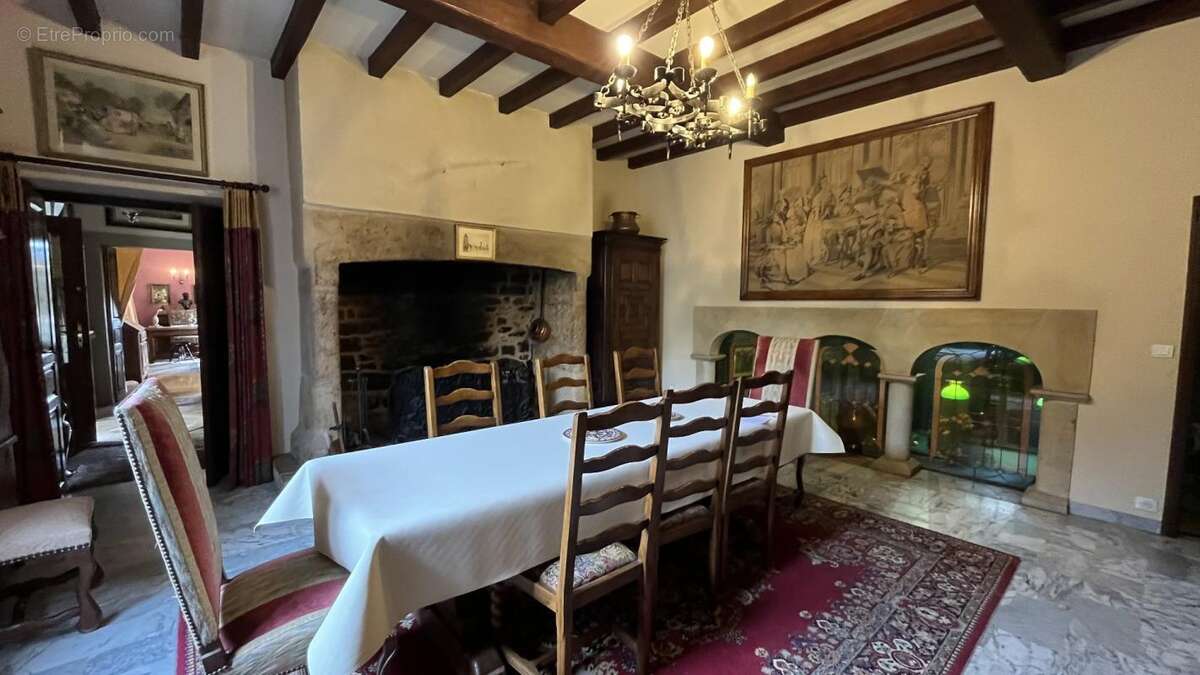 Maison à SAINT-LAURENT-LES-TOURS