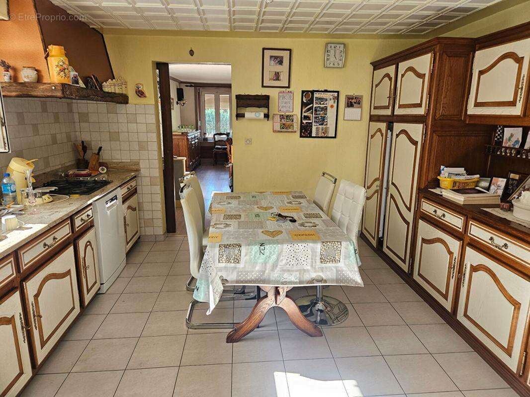 CORCIEUX - Une grande maison familiale au coeur des Vosges, avec jardin, garages et toutes les commodités à pied - photo 10