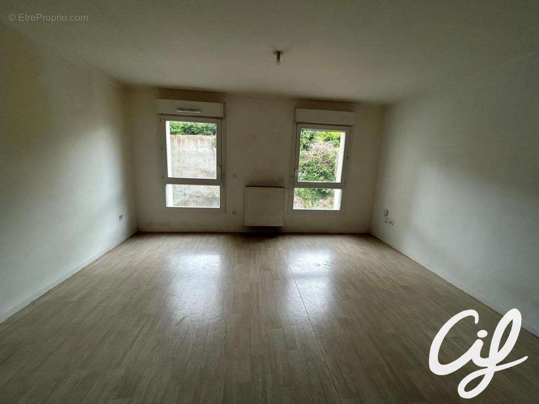 Appartement T2 Centre Ville - 43.32 m2  119 000 Euros - photo 2