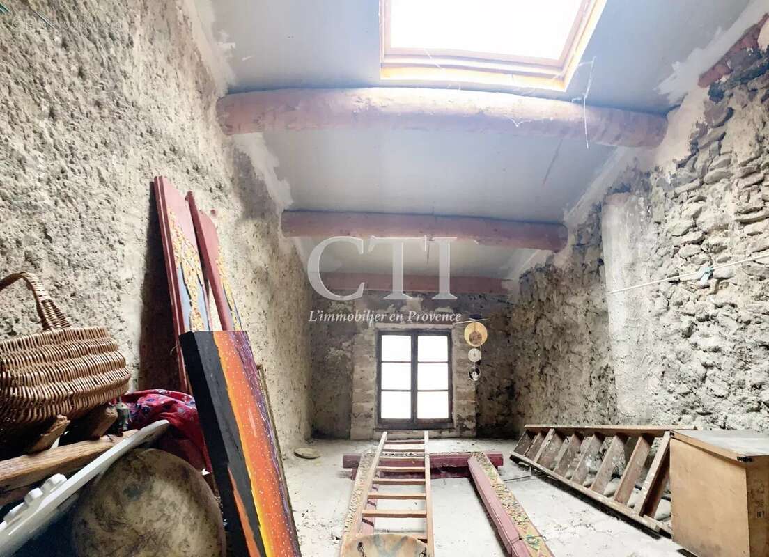 Maison à MIRABEL-AUX-BARONNIES