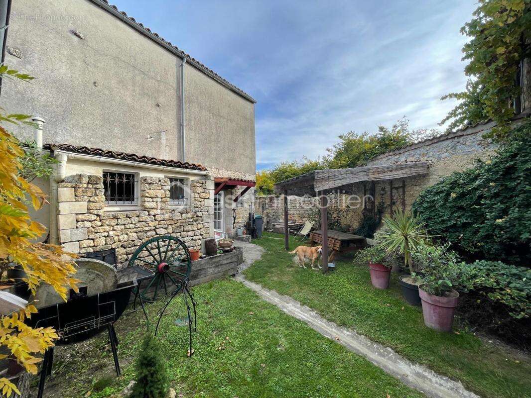 Maison à MEURSAC