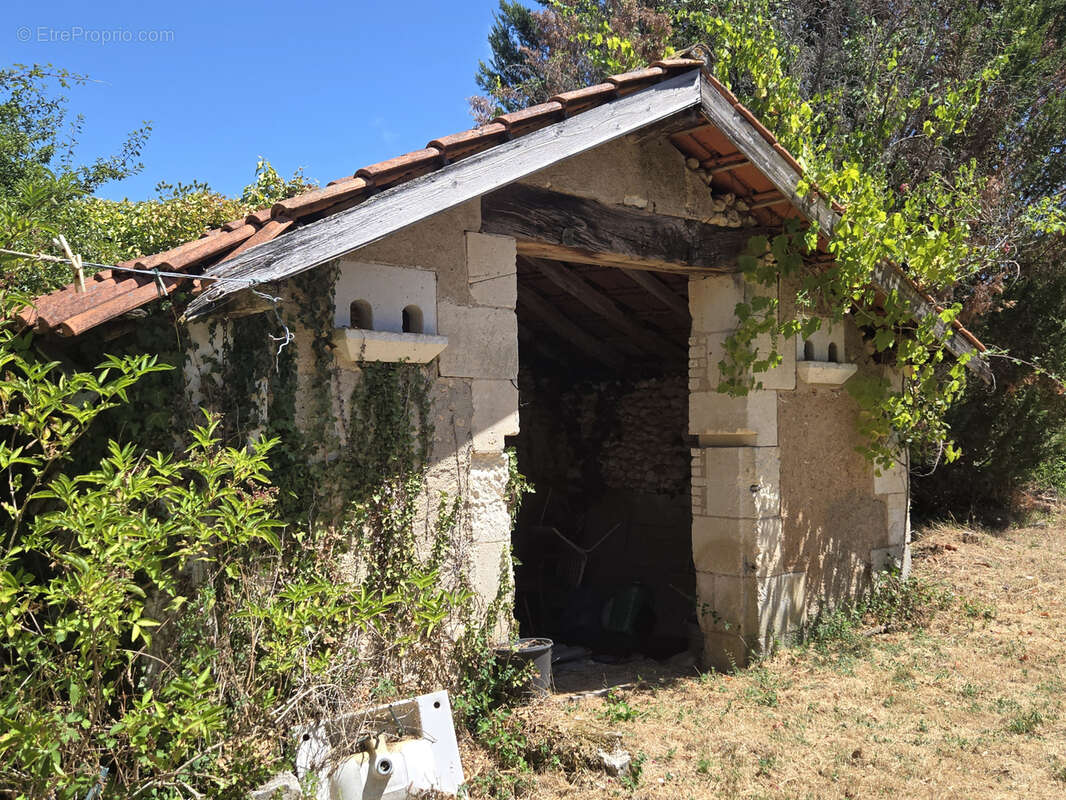 Ensemble de bâtiments à restaurer sur 4900m2! - photo 20