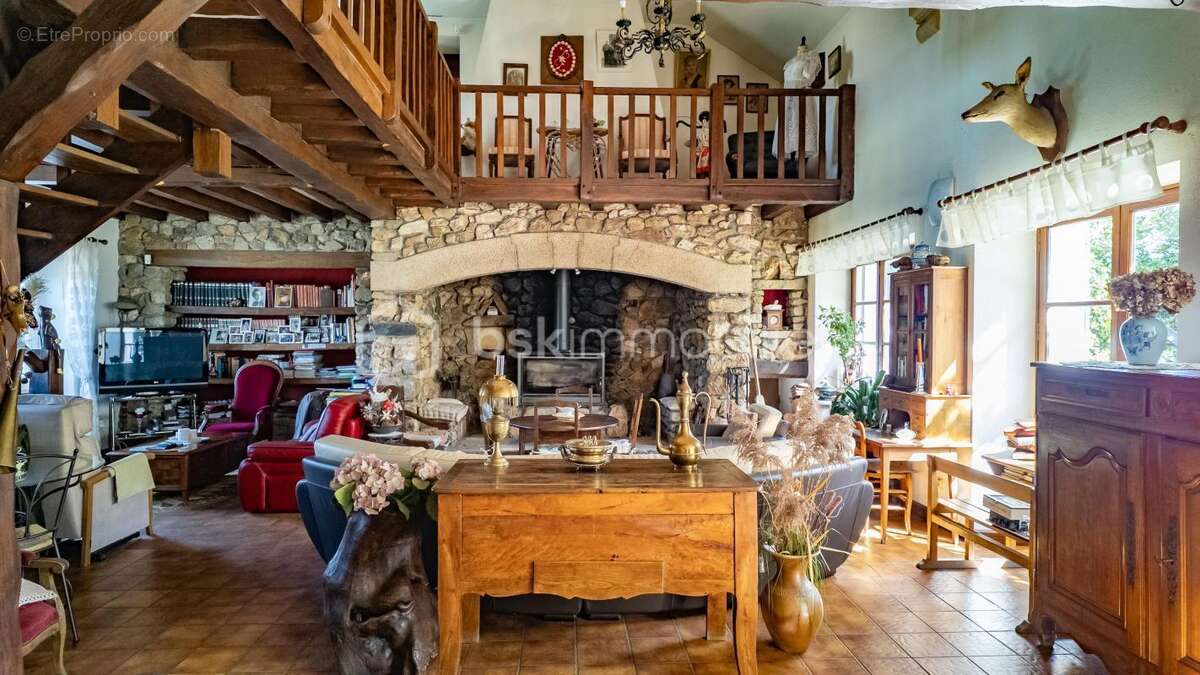 Joyau résidentiel à Fourchambault : Propriété familiale avec charme intemporel et élégance rustique de l’aménagement - photo 23