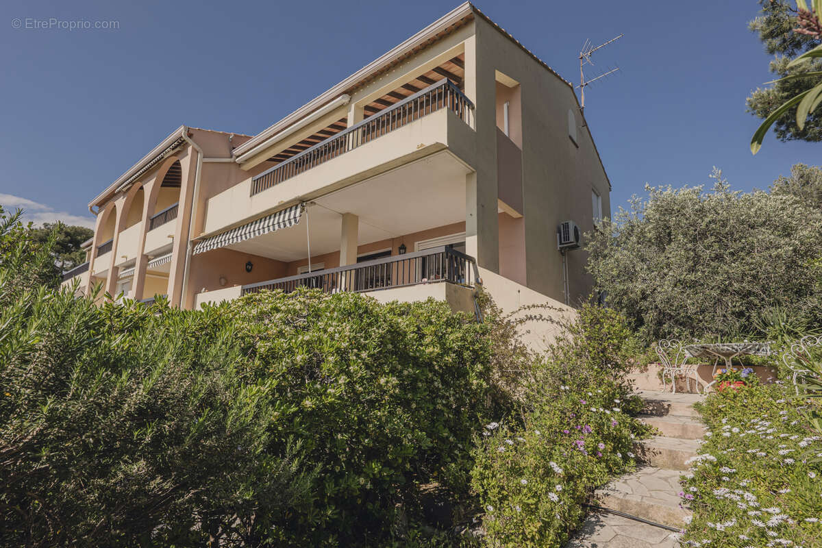 Appartement à SIX-FOURS-LES-PLAGES