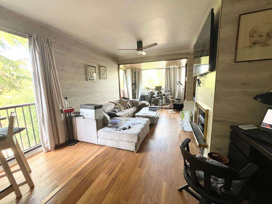 Appartement à FONTENAY-LE-FLEURY