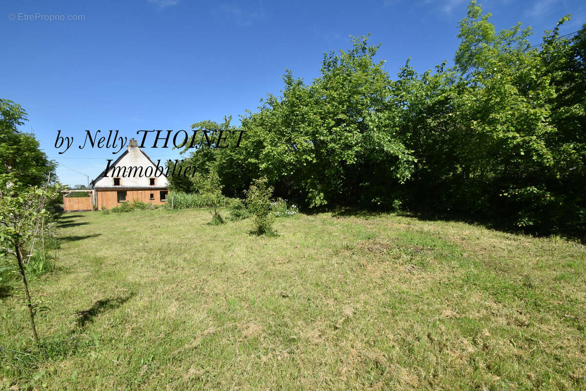Dépt.15, MONTBOUDIF, ANCIEN CORPS DE FERME, 3 pièces, grange, garage et terrain de 2006 m2 - photo 18