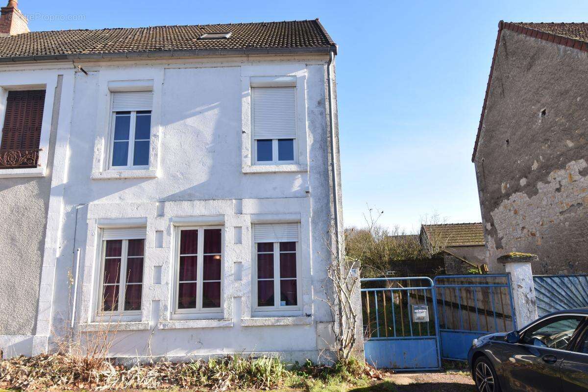 Maison à MESVES-SUR-LOIRE