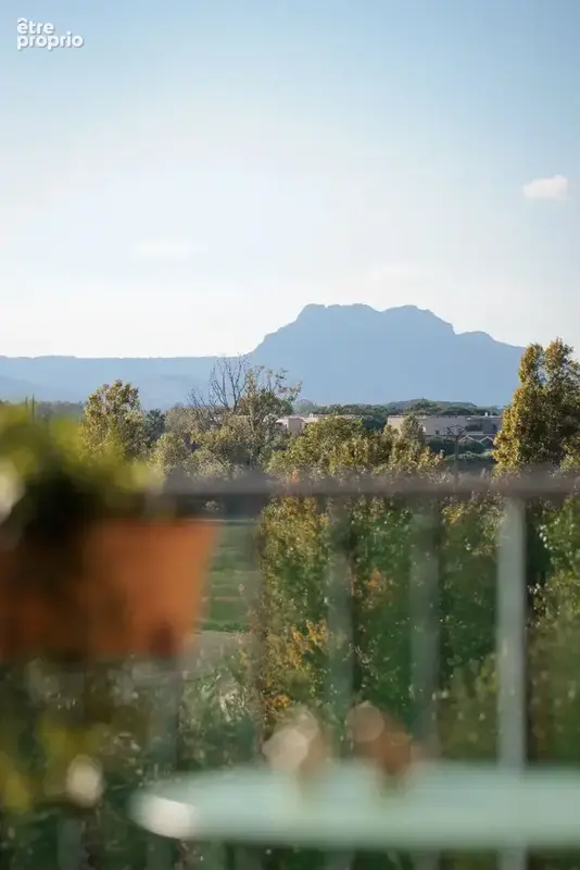 Fréjus studio rénové avec terrasse, piscine et parking privatif - photo 17