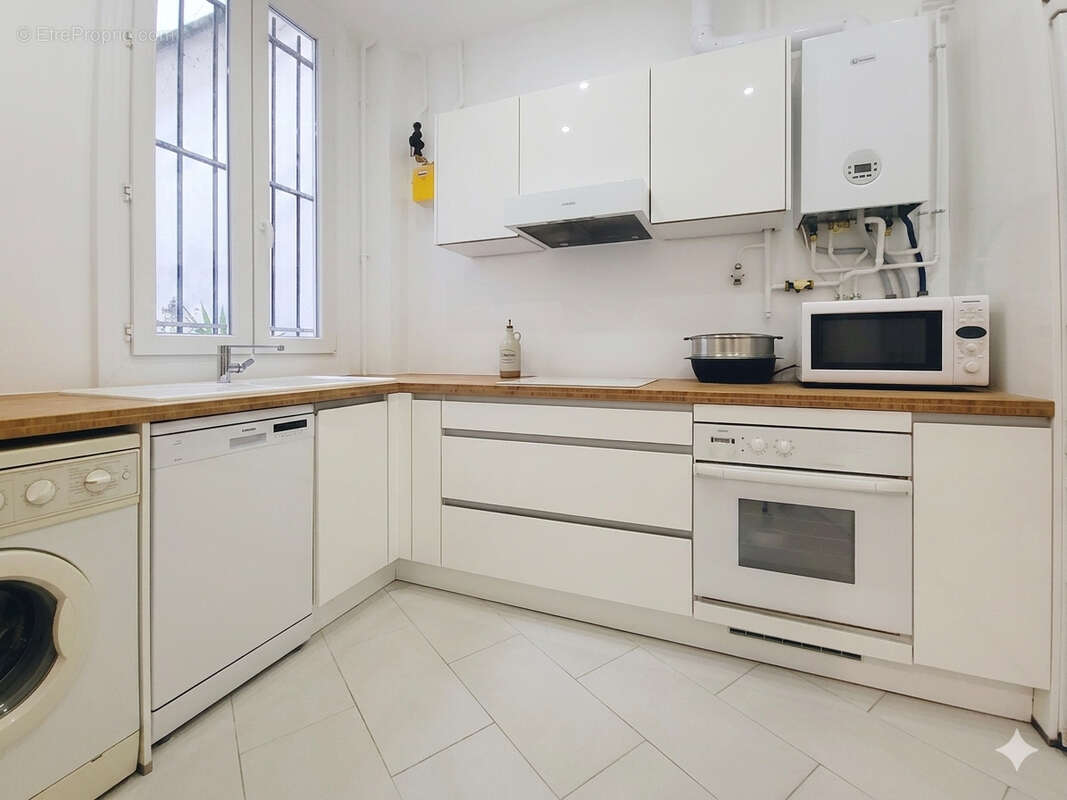 Appartement à PARIS-14E
