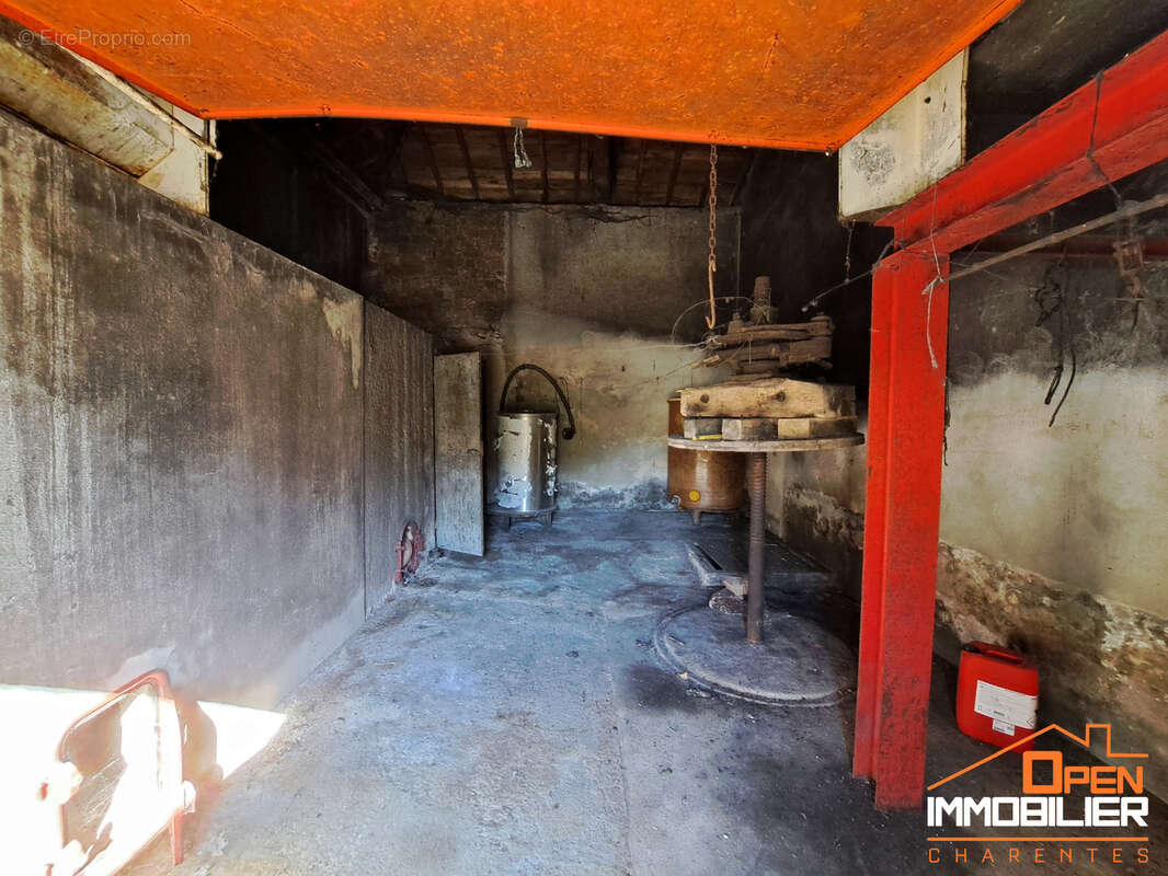 Maison à BARBEZIEUX-SAINT-HILAIRE