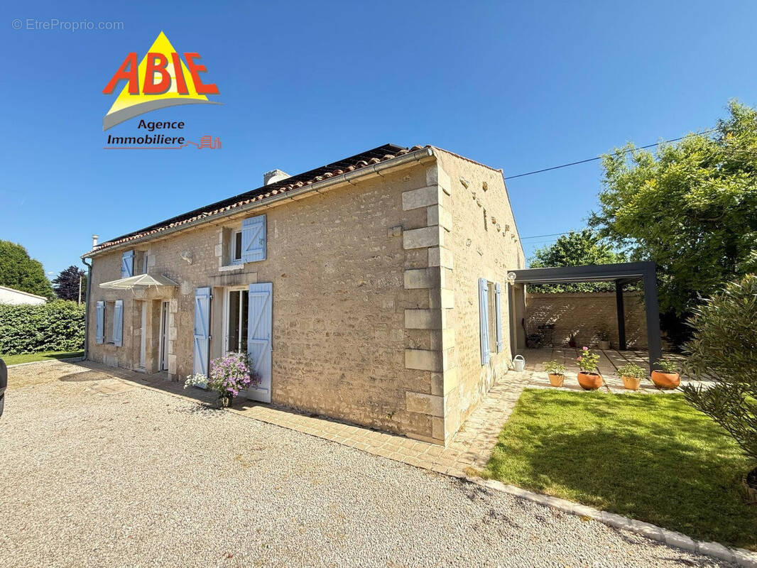 Photo 1 - Maison à BENET