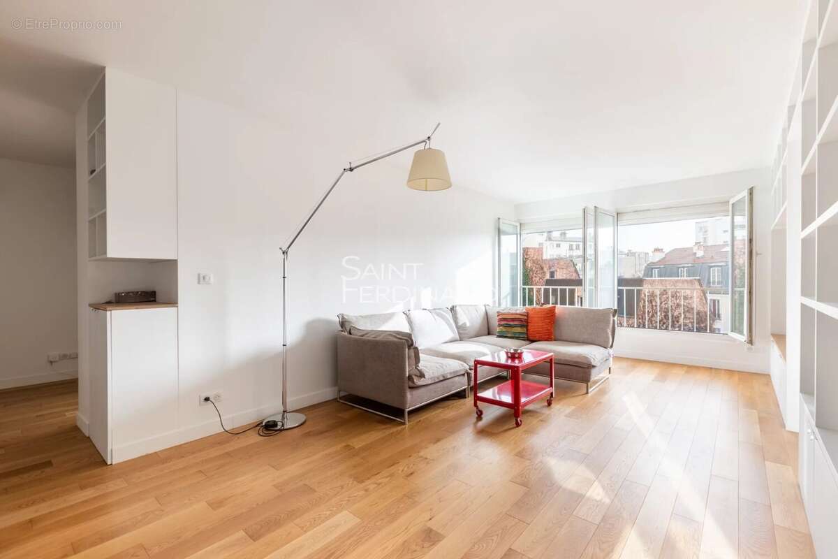 Appartement à PARIS-15E