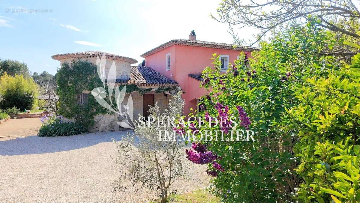 Maison à SAINT-CEZAIRE-SUR-SIAGNE