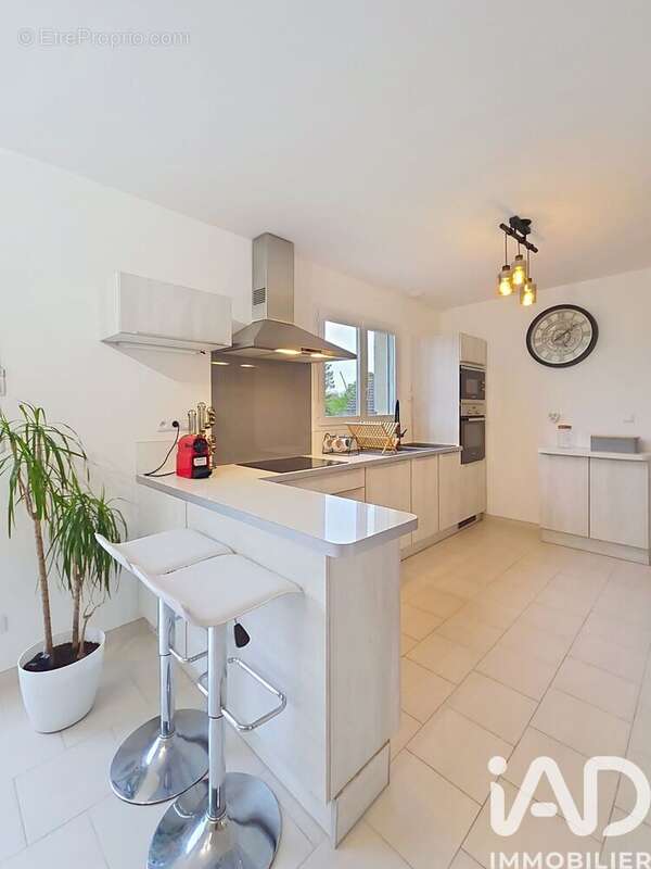 Photo 4 - Maison à NOGENT-LE-ROI