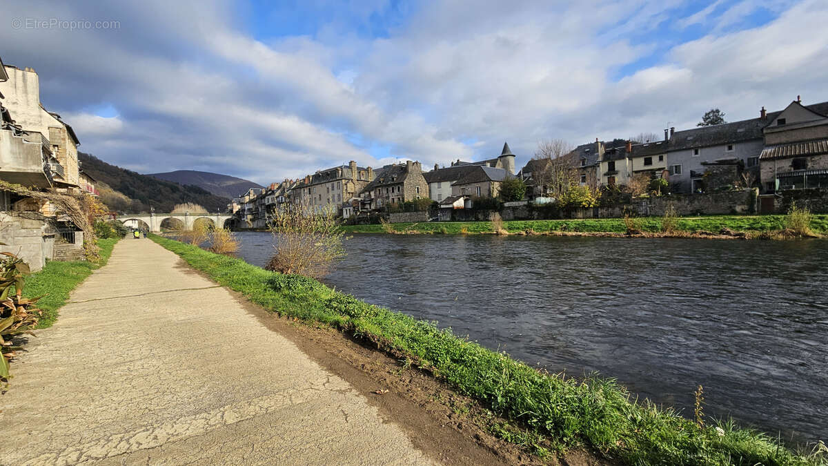 Maison à SAINT-GENIEZ-D&#039;OLT