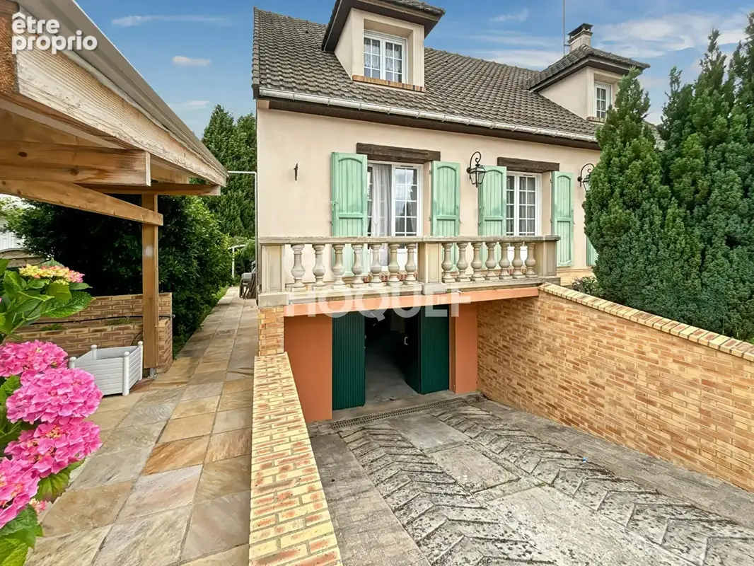 Photo Maison à Fontenay-Tresigny au prix de 374 000€