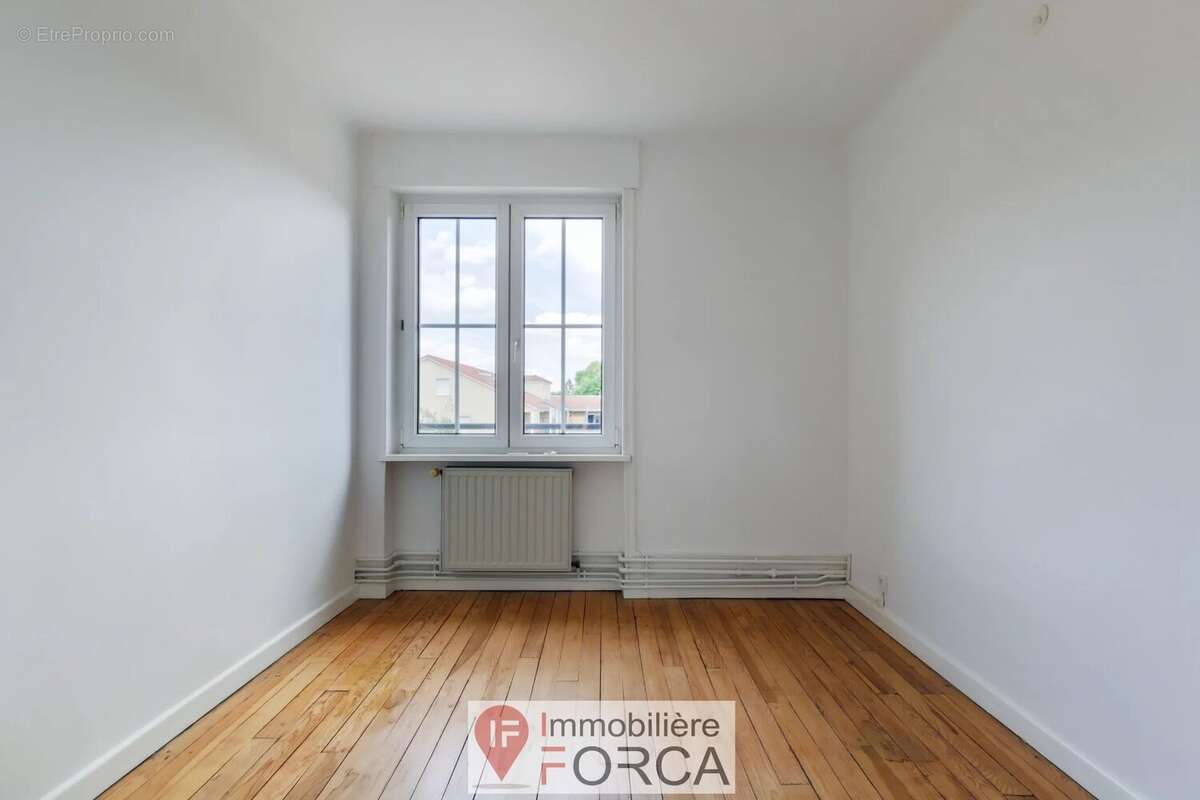 Appartement à ARS-SUR-MOSELLE