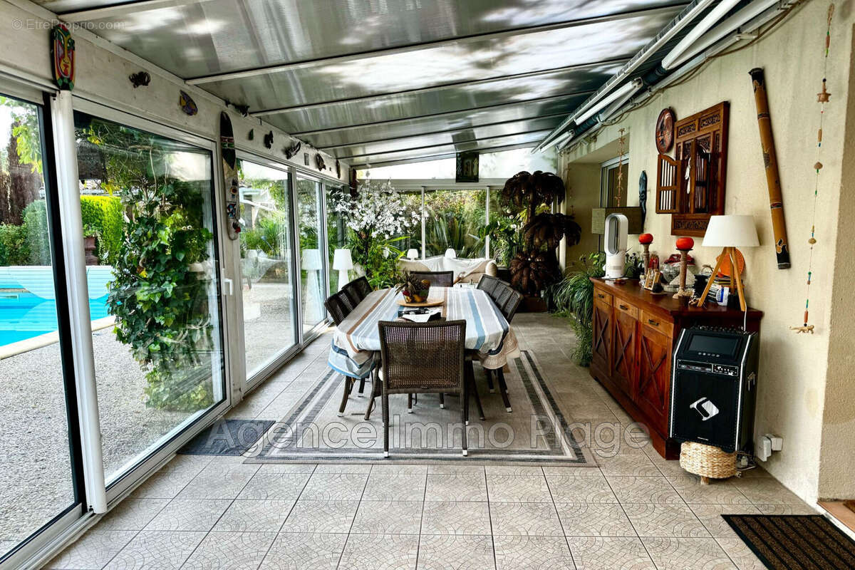 Maison à VENDAYS-MONTALIVET