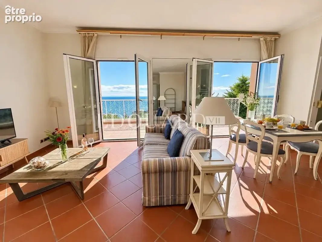 Dans un domaine privé et sécurisé, à vendre villa de prestige avec vue panoramique sur la Principauté de Monaco - photo 4