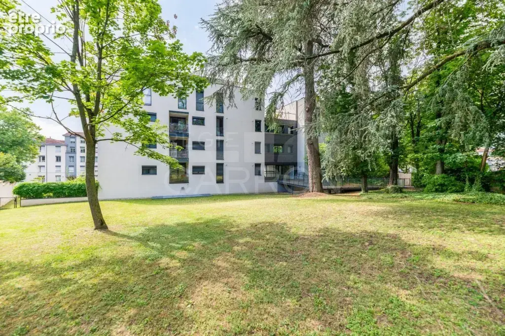 Métro Cuire -T2 37m² avec balcon - cave - garage en option - photo 7