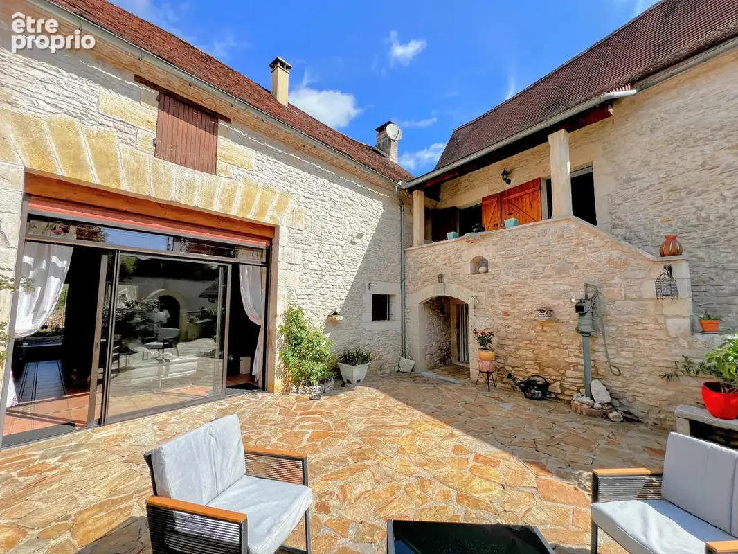 Maison en pierre pleine de caractère - photo 2