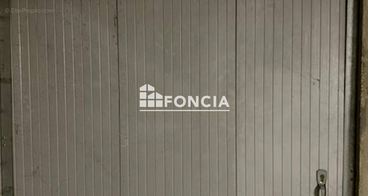 Parking à CHARLEVILLE-MEZIERES