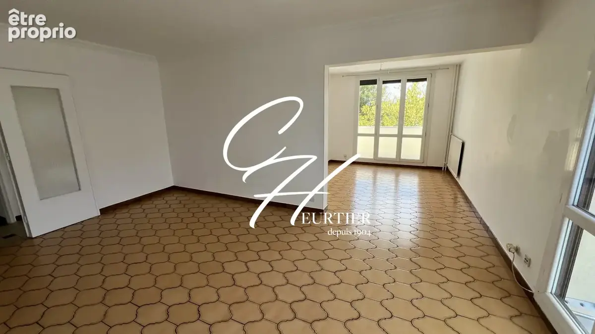 Appartement à FONTAINE