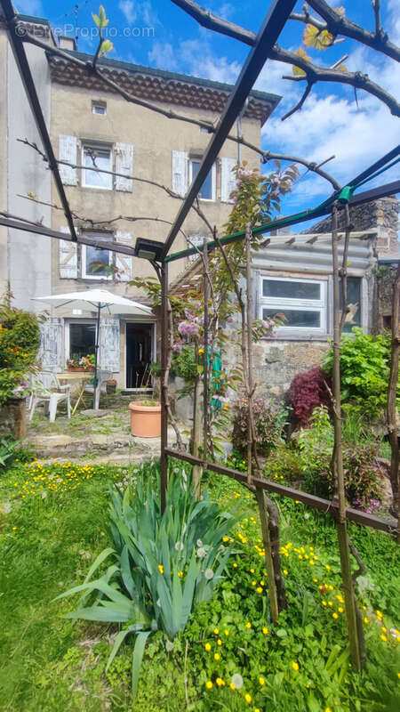 Maison à ALBOUSSIERE