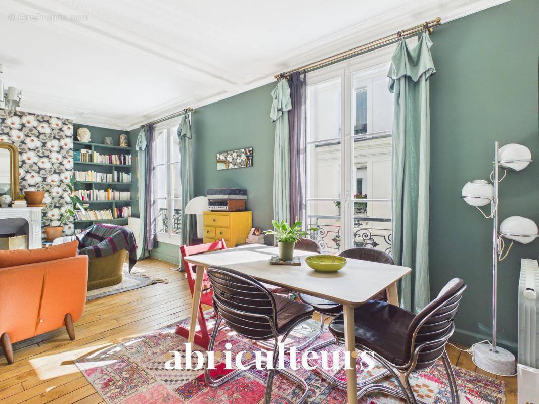 Appartement à PARIS-10E