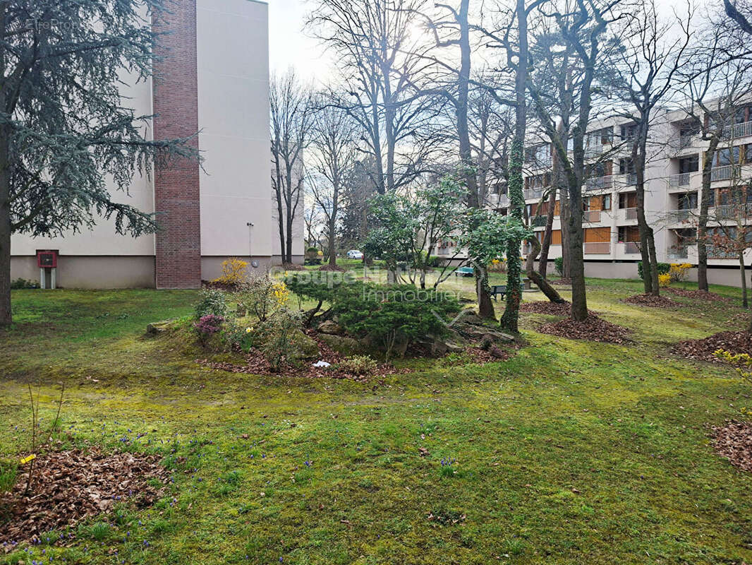 Appartement à BEAUCHAMP