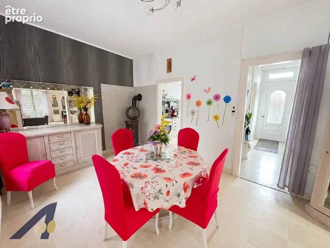 Charmante maison avec jardin, terrasse et grand garage dans un secteur recherché - photo 3