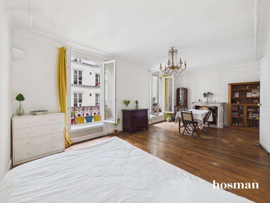 Appartement à PARIS-18E