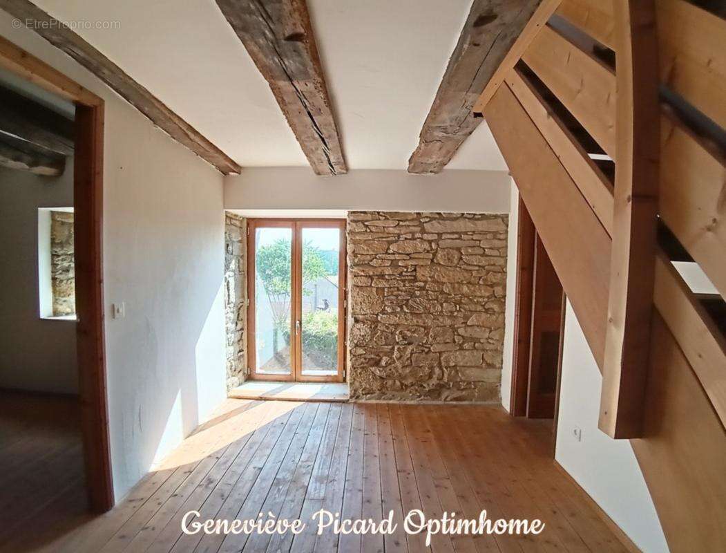 312 m2 d'histoire et de caractère sur près d'un hectare, aux portes de la forêt de Camors - photo 16