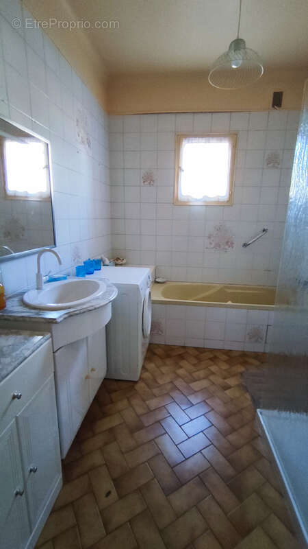 Maison à SAINT-MARTIN-DE-VALGALGUES