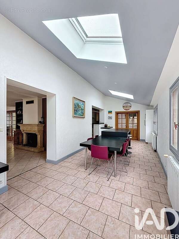 Maison 215 m² à Villers-Marmery  - photo 6