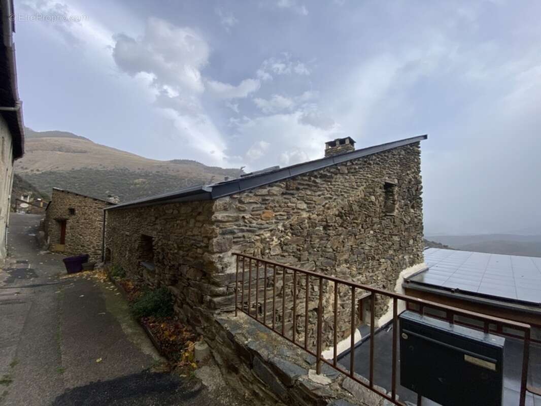Dpt Pyrénées Orientales (66), à vendre JUJOLS maison en pierres rénovée 4 pièces 128 m² terrasse, cave - photo 13