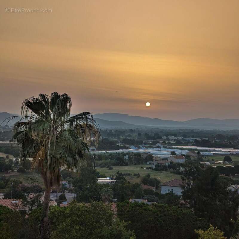 Maison 145 m² à Hyeres  - photo 2