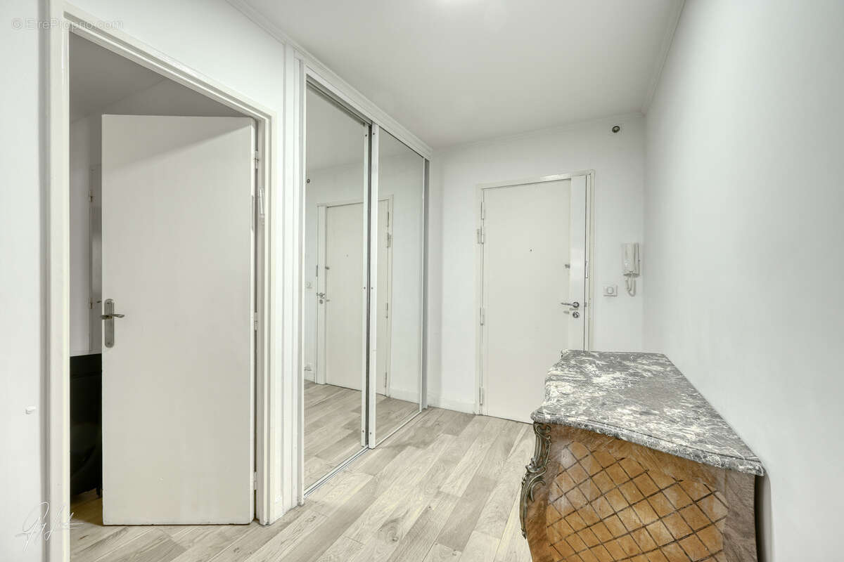 Appartement à PARIS-19E