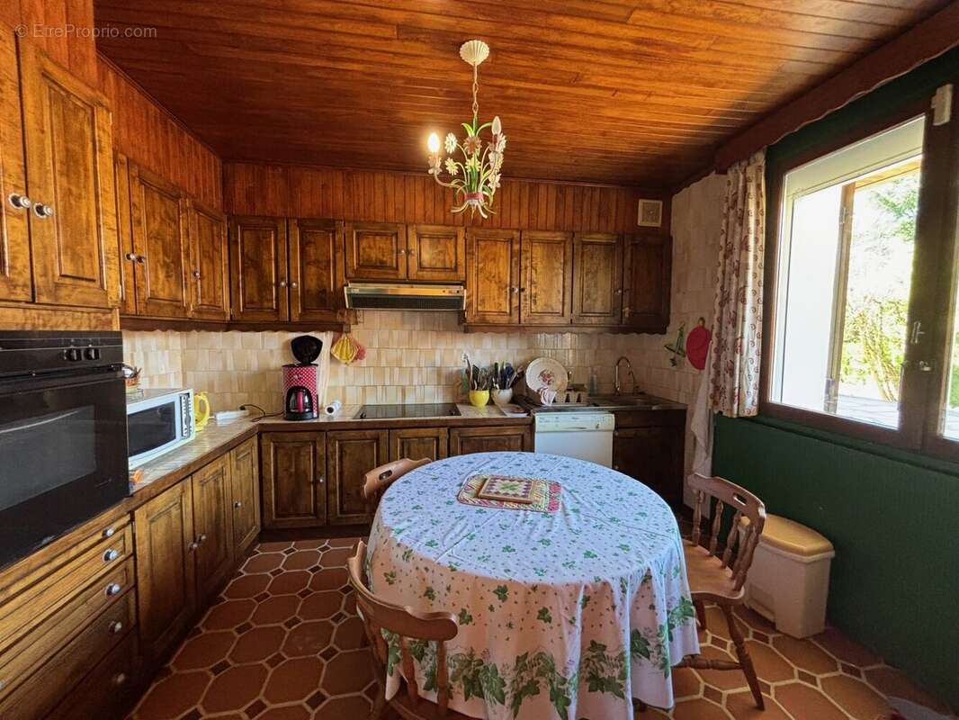 Maison à LA CHAPELLE-LA-REINE