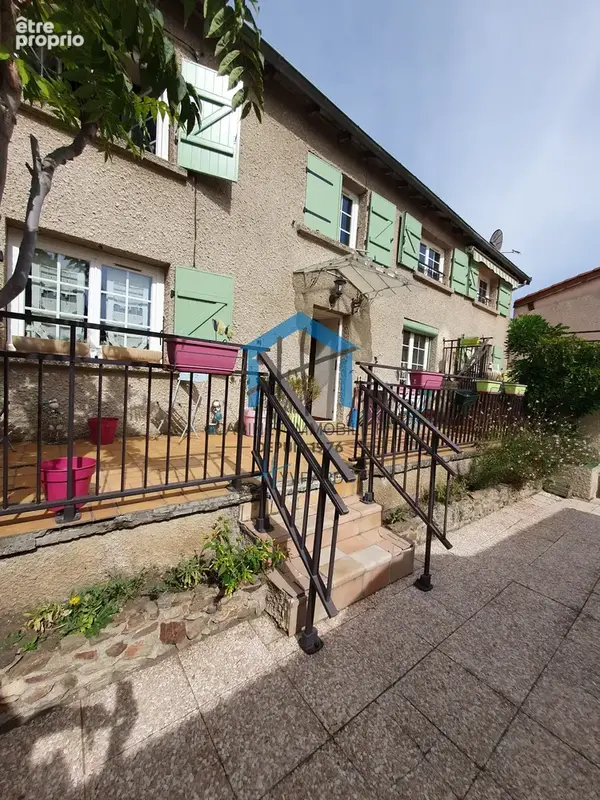 Maison de village avec jardin, terrasses et garage. - photo 2