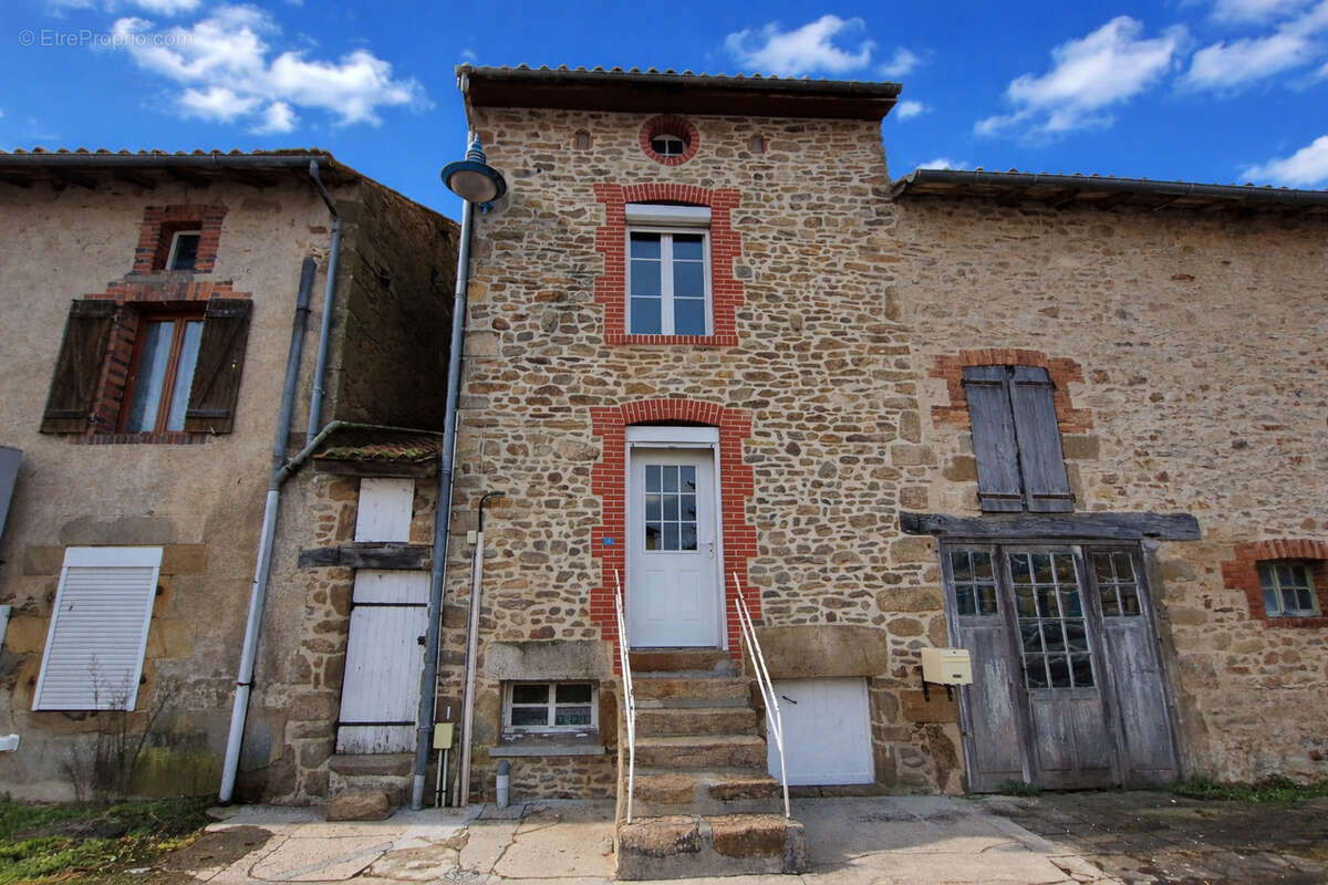 Maison à ROUSSAC